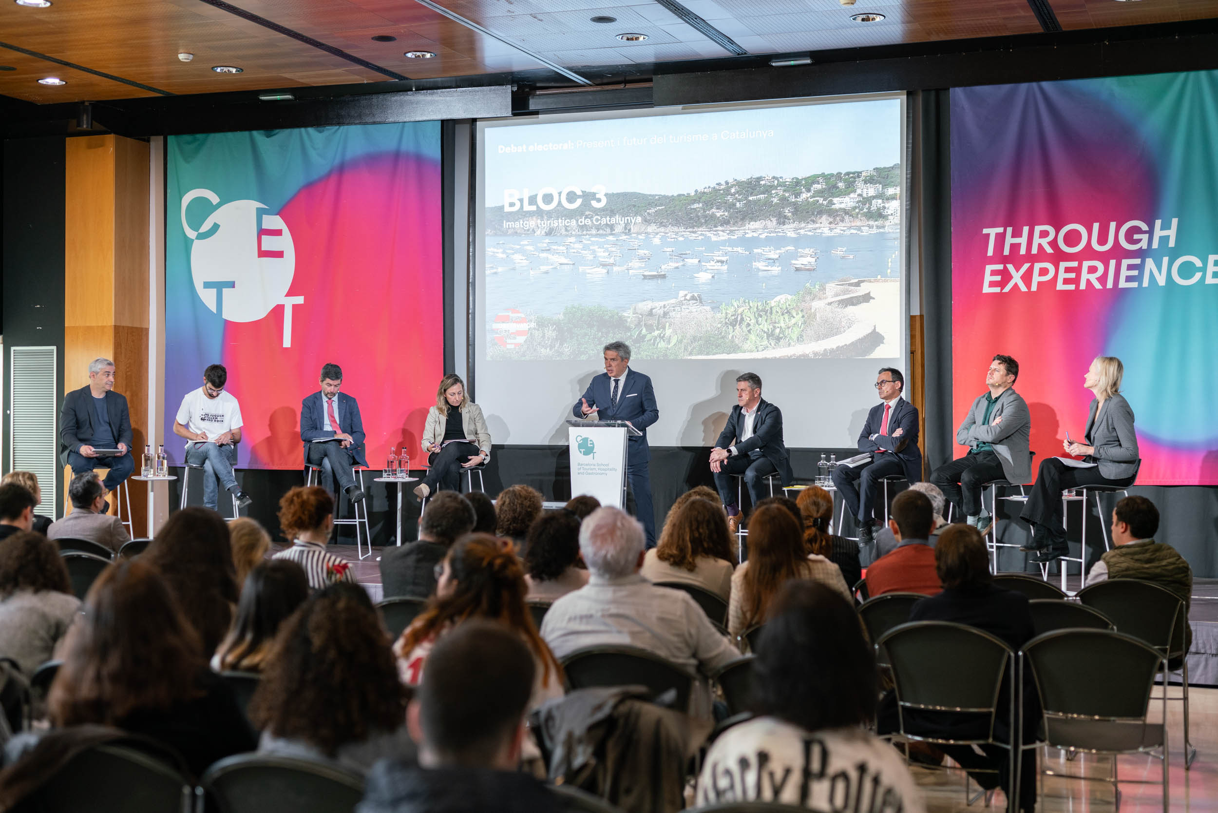 Fotografía de: Los partidos con presencia en el Parlament exponen sus planes sobre el turismo en Cataluña en un debate organizado por el CETT | Observatori CETT